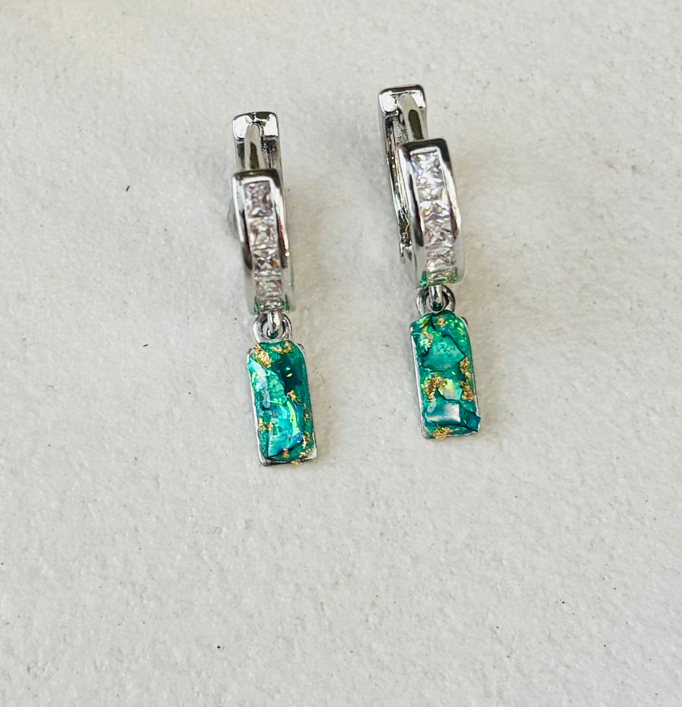 Ocean Aurora Small Rectangle Huggie