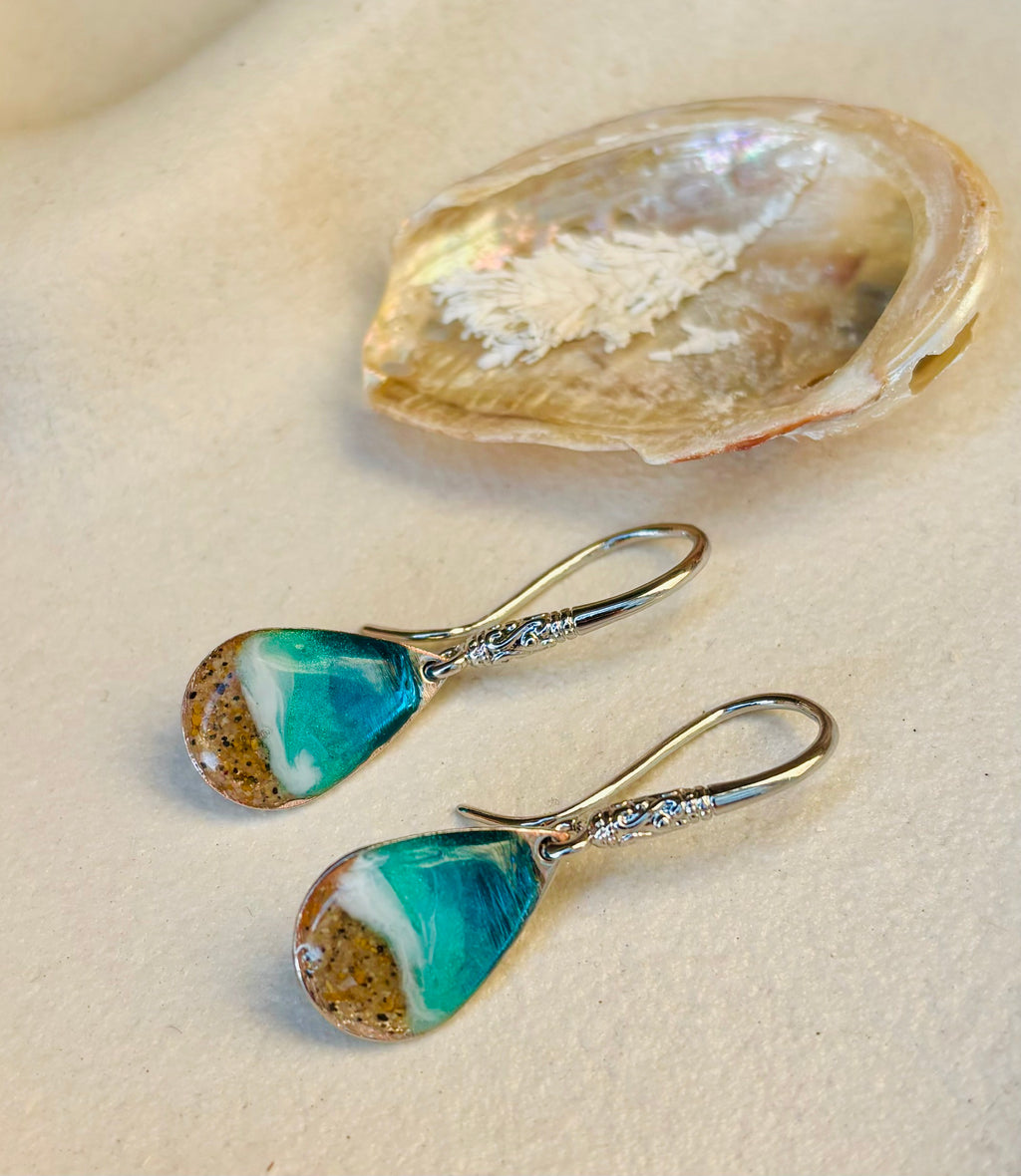 Tidal Embrace Teardrop Hooks Silver