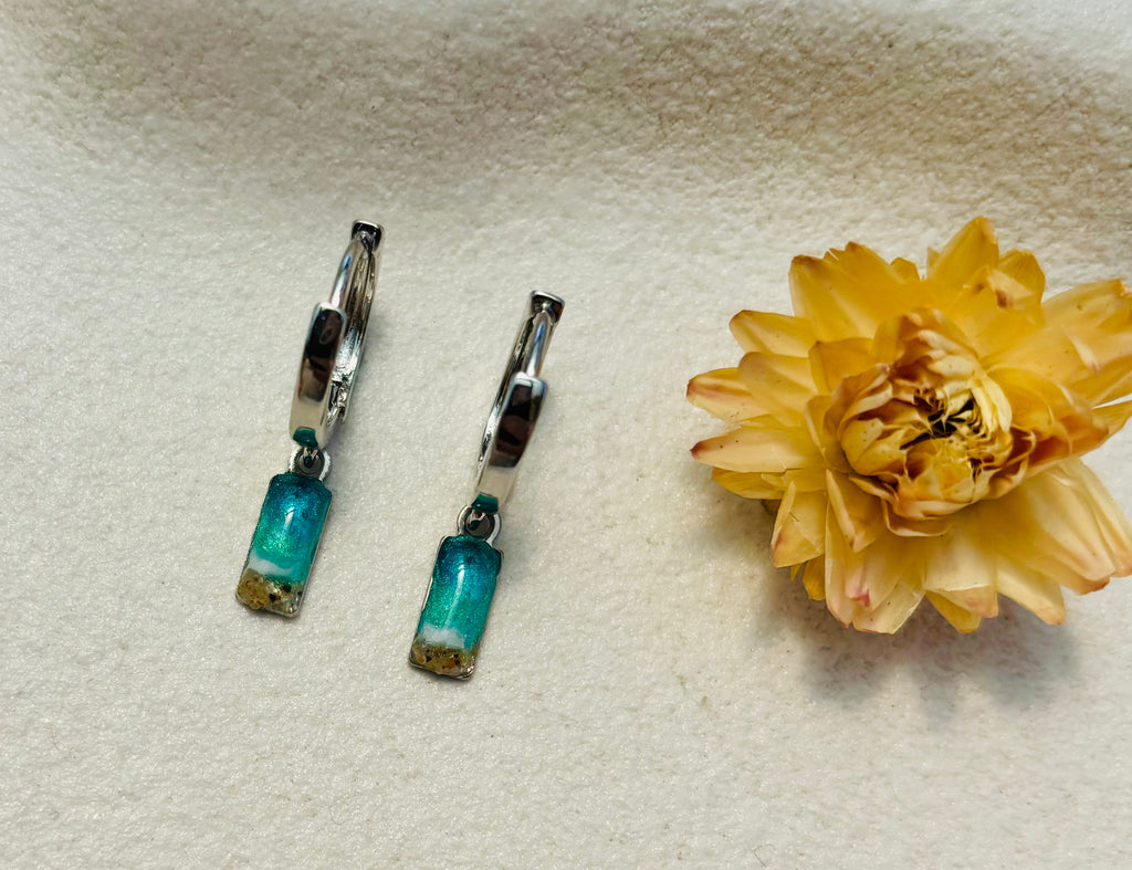 Tidal Embrace Small Rectangle Huggie